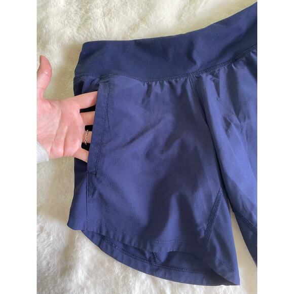 Brooks Women’s Chaser Running Shorts XS - Picture 3 of 5